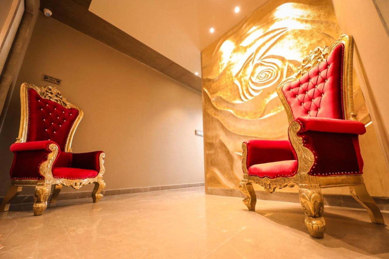 Hotel Mvr Grand Kanpur Exterior foto