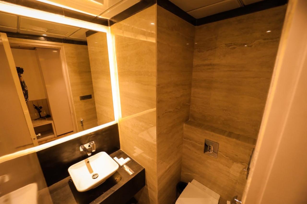 Hotel Mvr Grand Kanpur Exterior foto